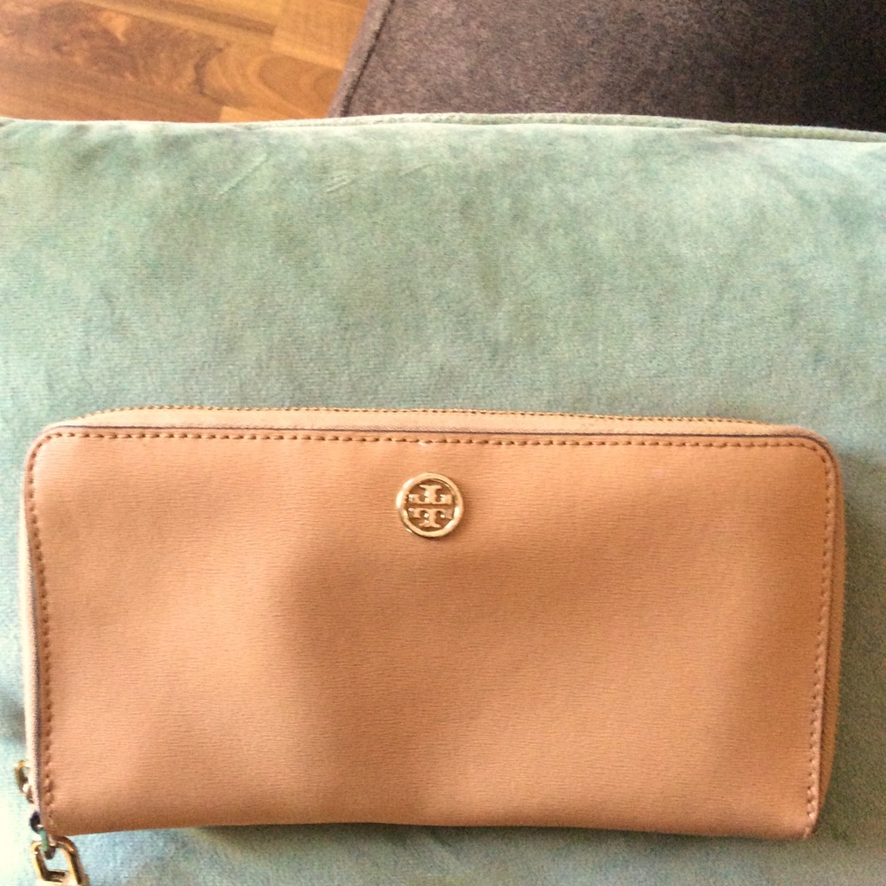 Tory Burch wallet